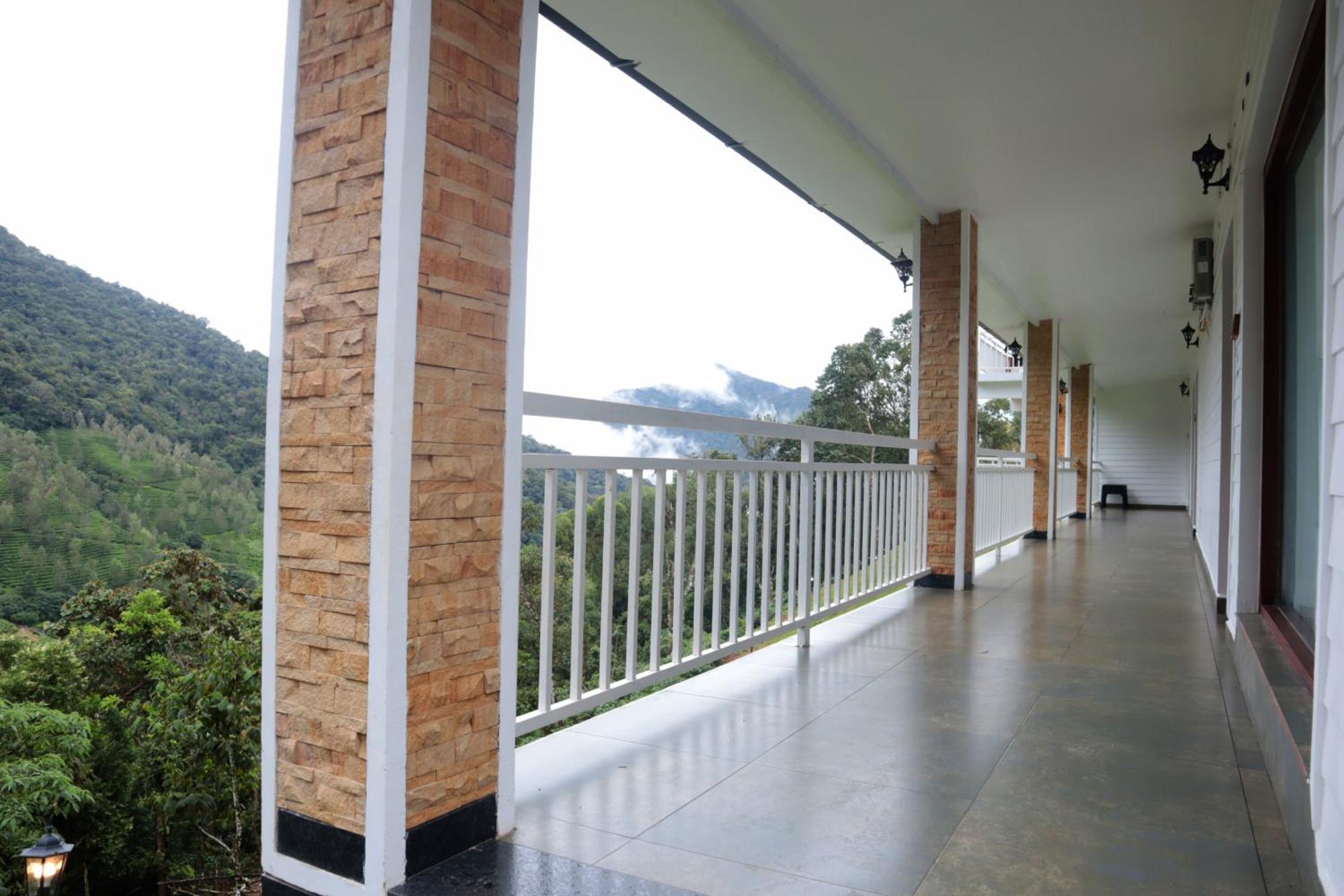 Отель The Teatree Munnar Suryanelli Экстерьер фото