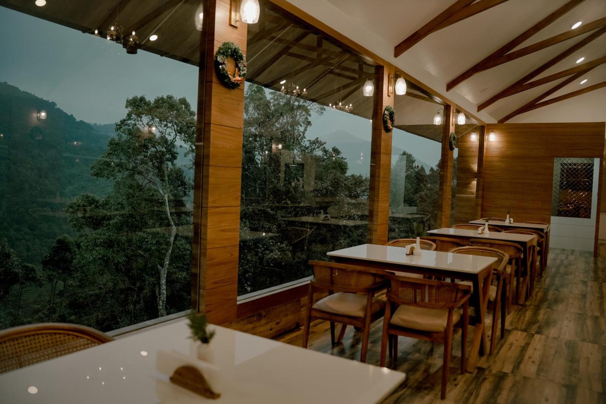 Отель The Teatree Munnar Suryanelli Экстерьер фото